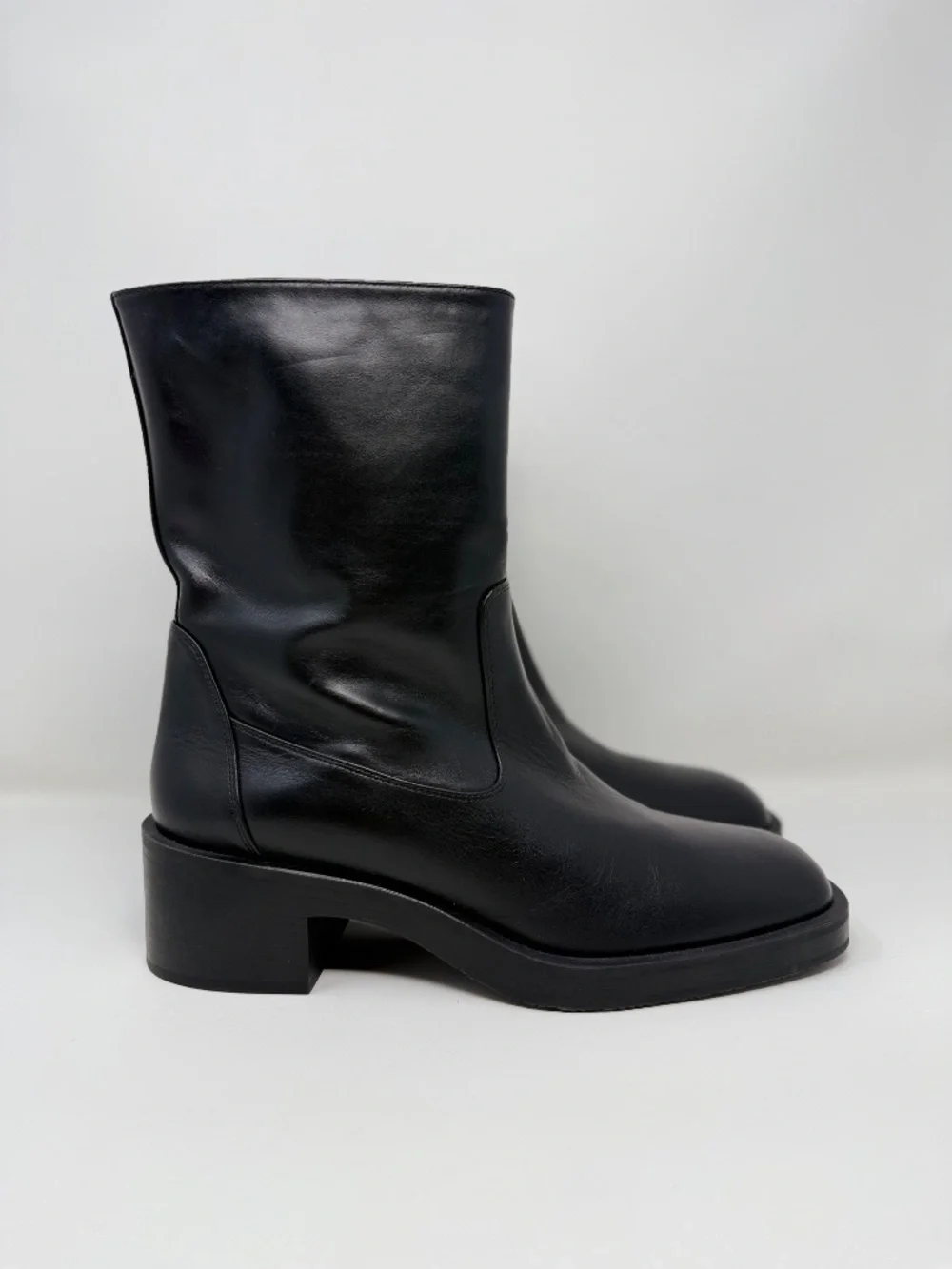 New Stuart Weitzman Kaia Leather Ankle Boot Black Sz 9.5